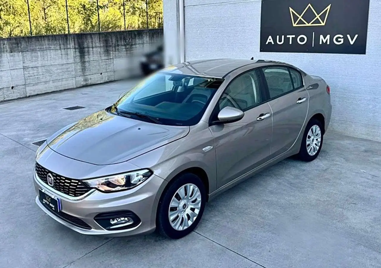 Photo 1 : Fiat Tipo 2017 Petrol