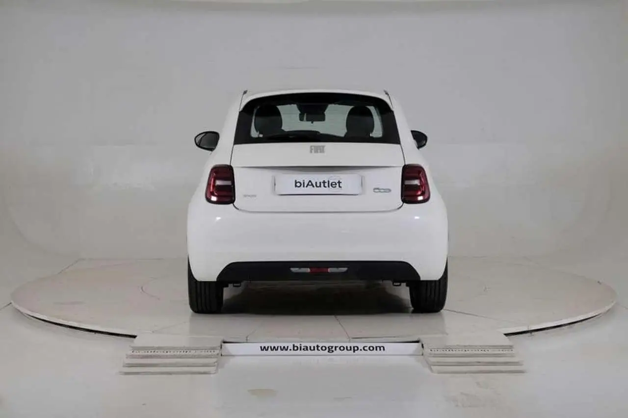 Photo 1 : Fiat 500 2022 Électrique