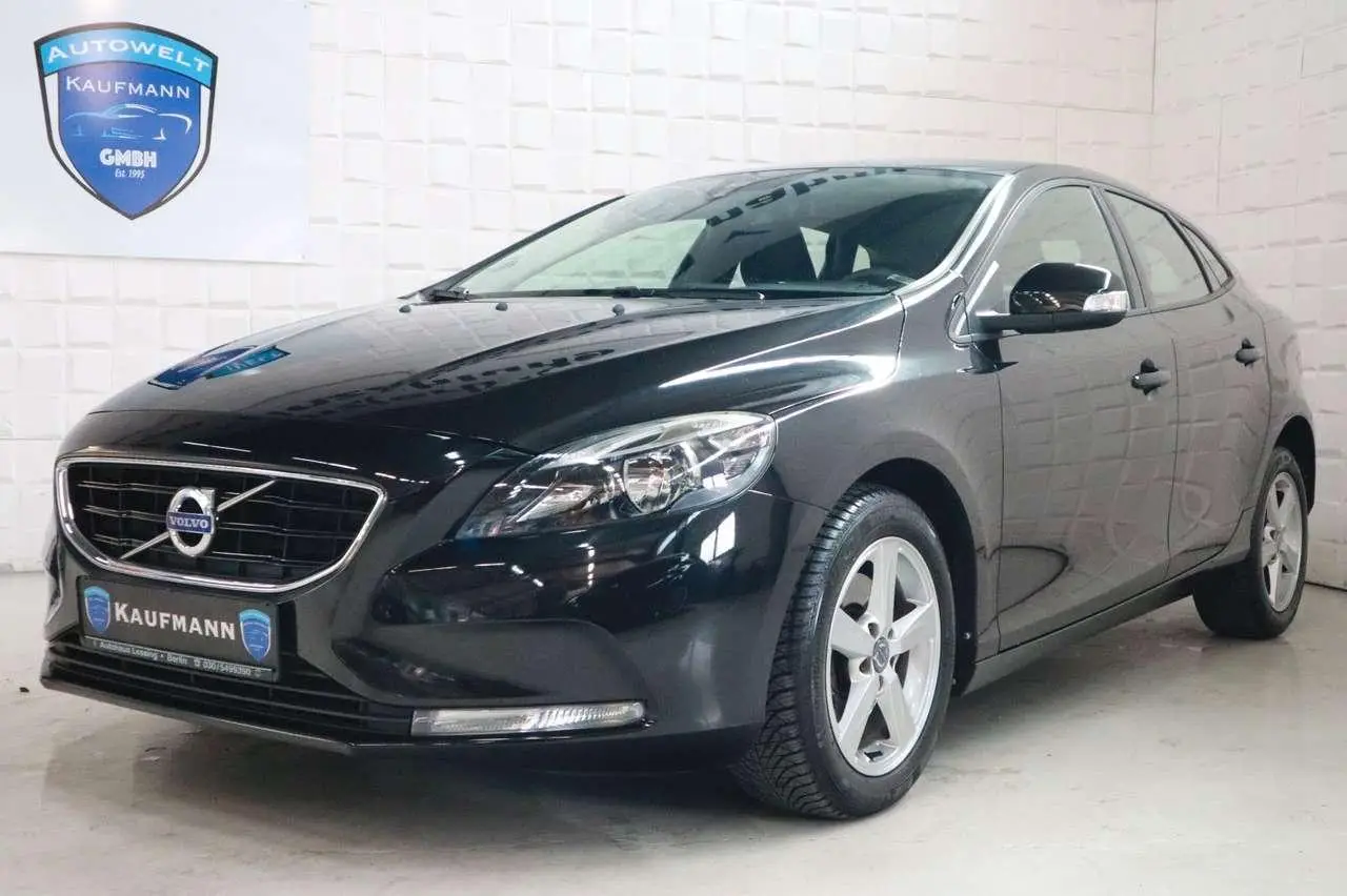 Photo 1 : Volvo V40 2016 Petrol