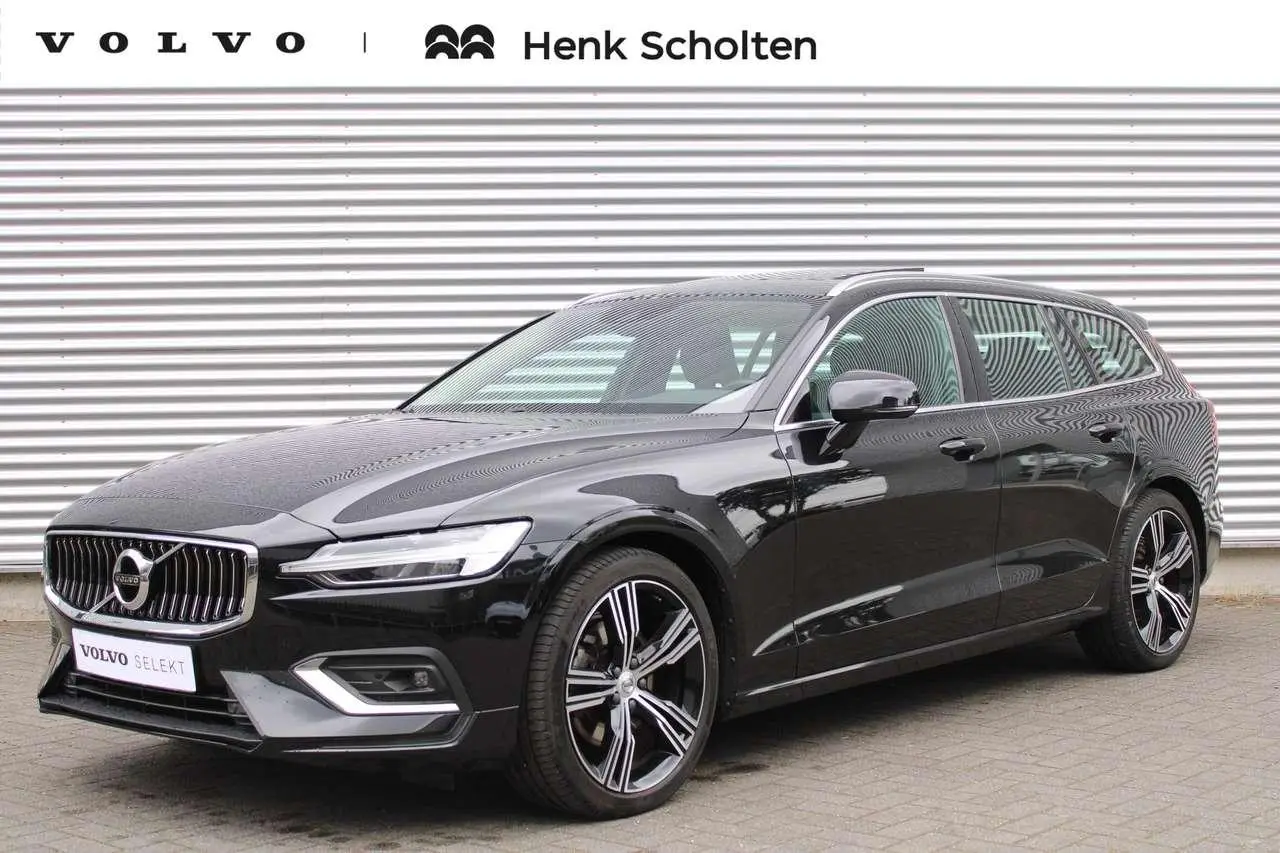 Photo 1 : Volvo V60 2021 Essence