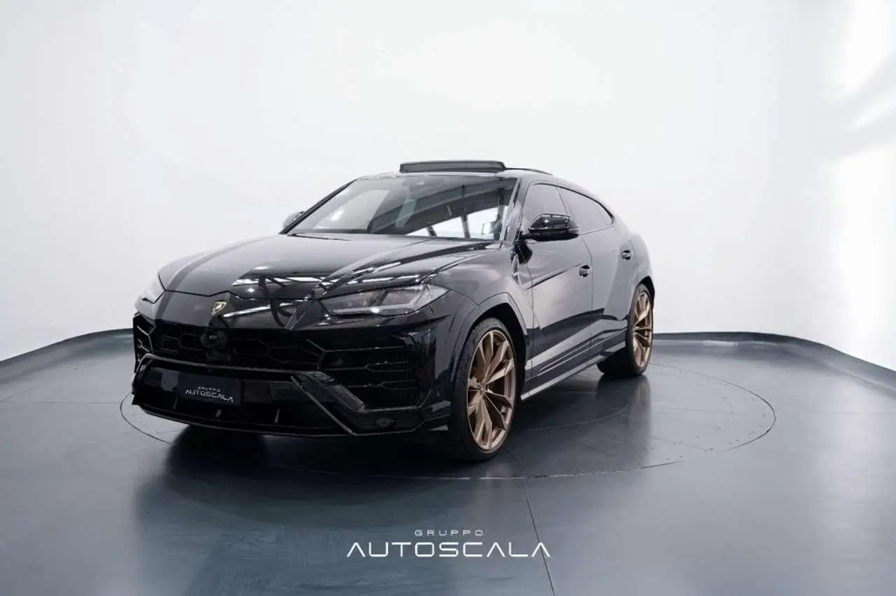 Photo 1 : Lamborghini Urus 2020 Petrol