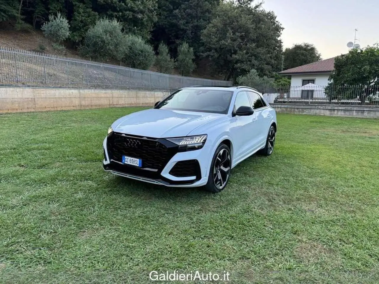 Photo 1 : Audi Rsq8 2020 Hybrid