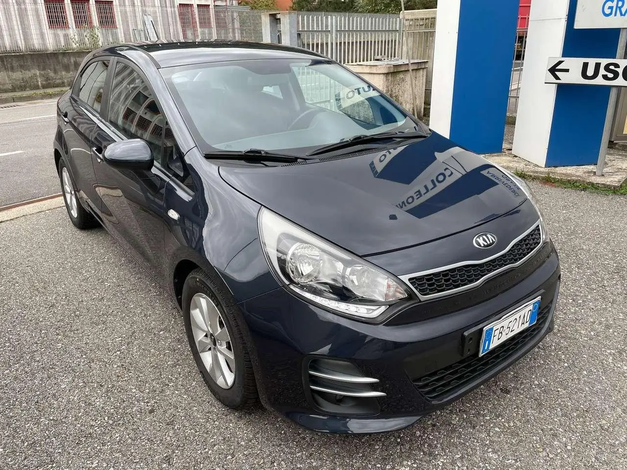 Photo 1 : Kia Rio 2015 Petrol