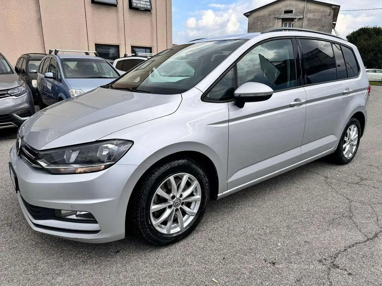 Photo 1 : Volkswagen Touran 2016 Petrol