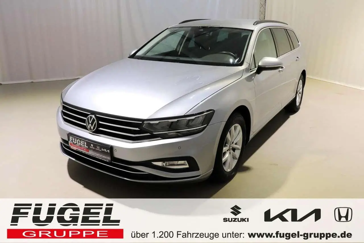 Photo 1 : Volkswagen Passat 2023 Essence