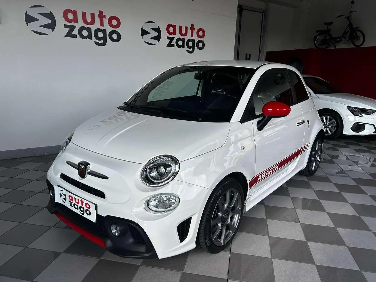 Photo 1 : Abarth 595 2021 Petrol