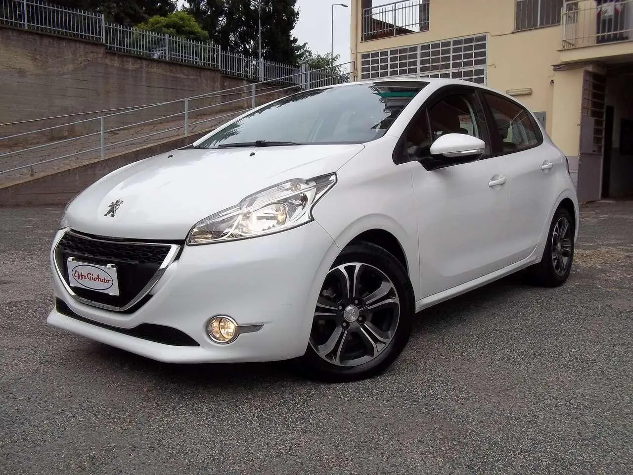 Photo 1 : Peugeot 208 2015 LPG