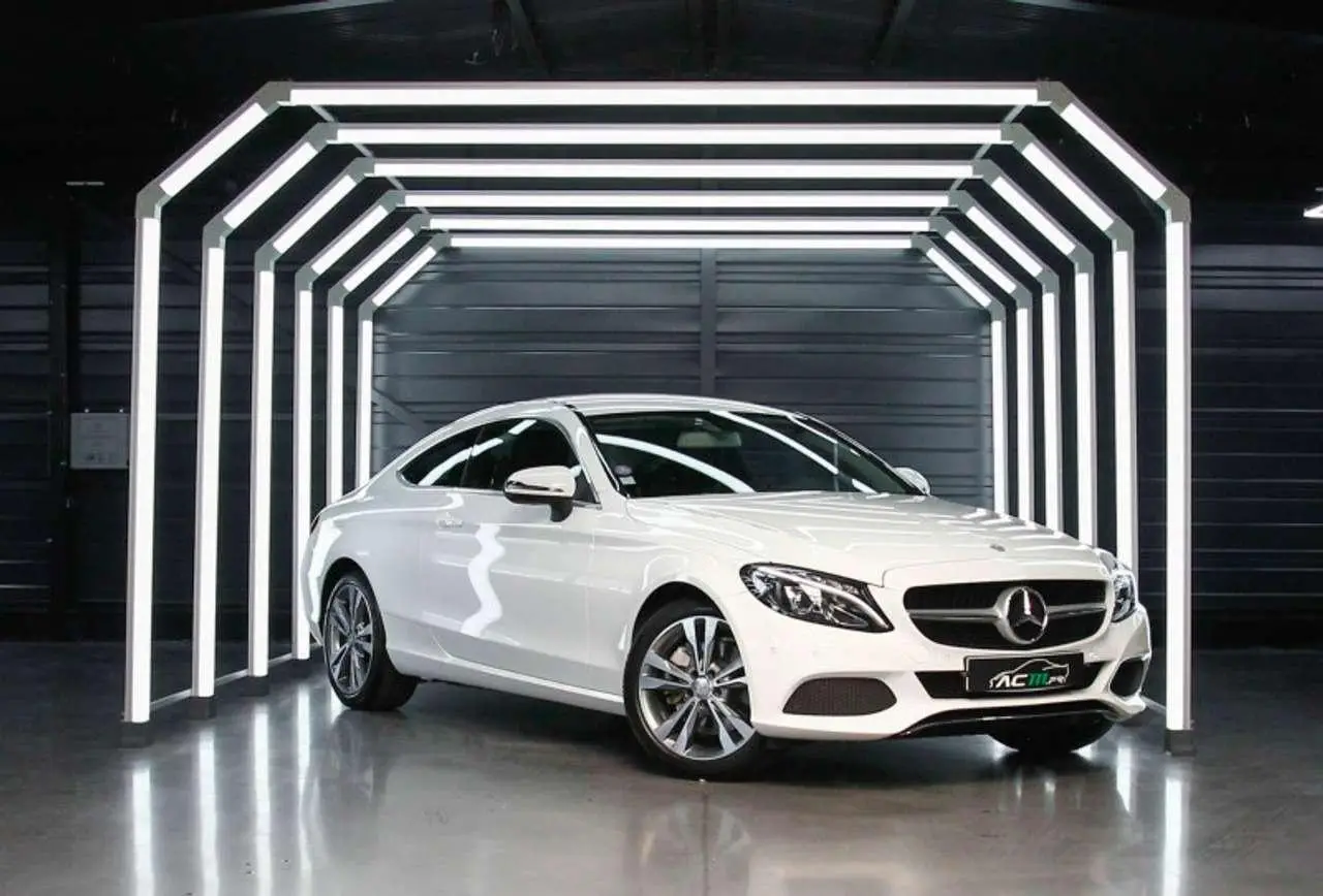 Photo 1 : Mercedes-benz Classe C 2016 Essence