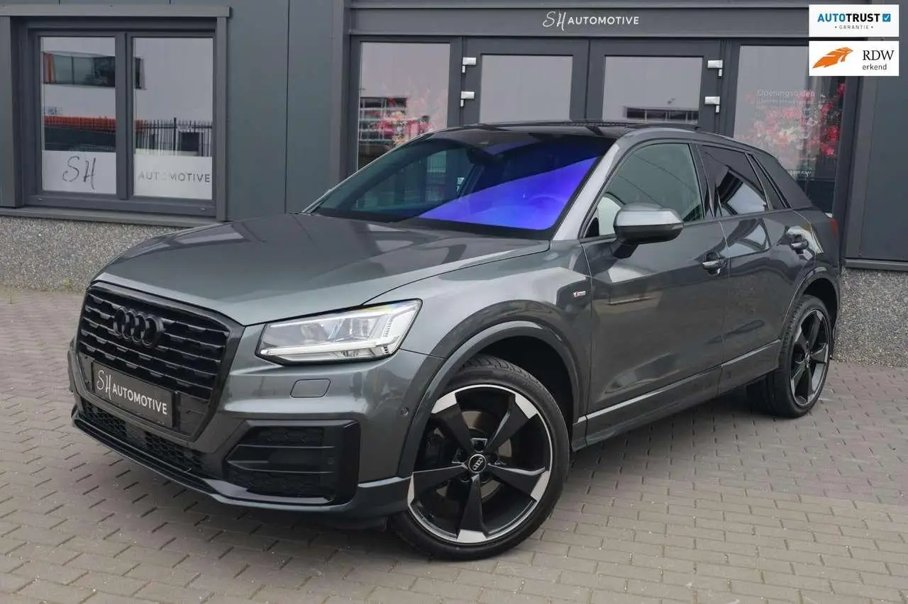 Photo 1 : Audi Q2 2018 Petrol