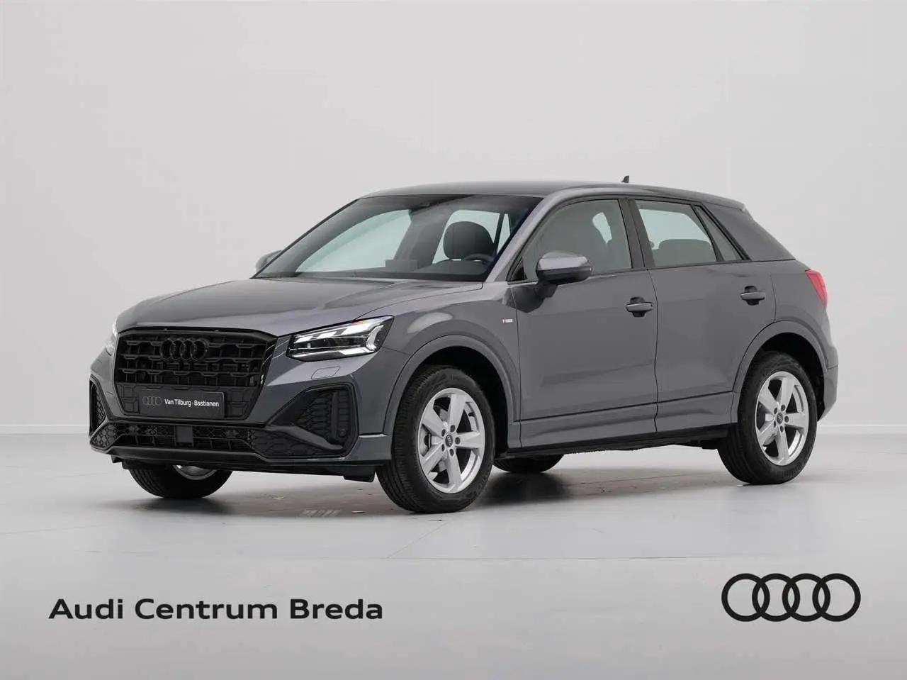 Photo 1 : Audi Q2 2024 Petrol