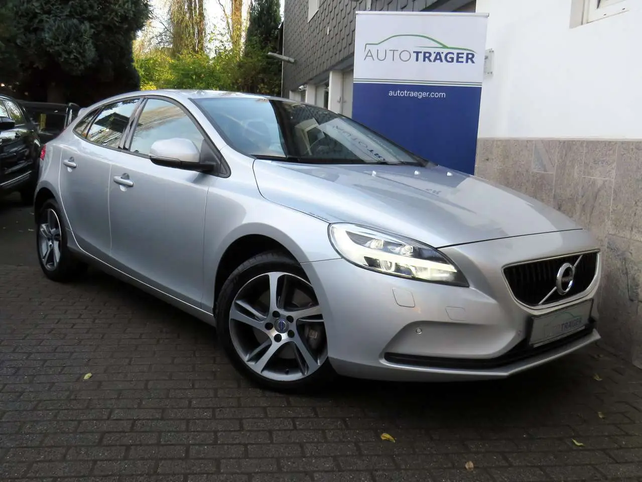 Photo 1 : Volvo V40 2017 Petrol