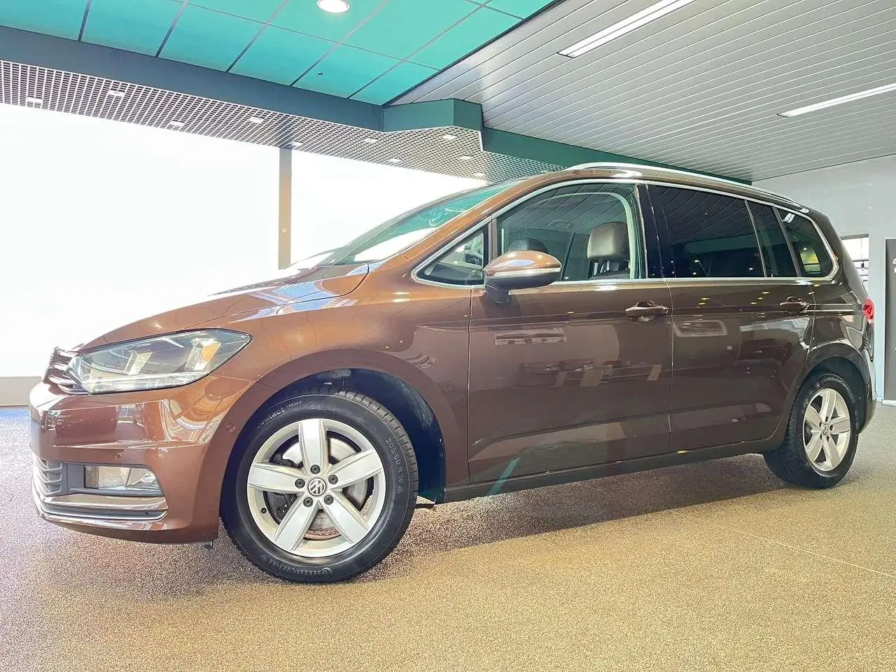 Photo 1 : Volkswagen Touran 2017 Petrol