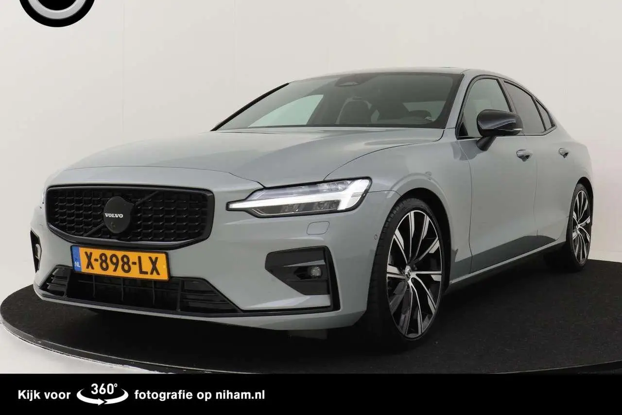 Photo 1 : Volvo S60 2024 Hybride