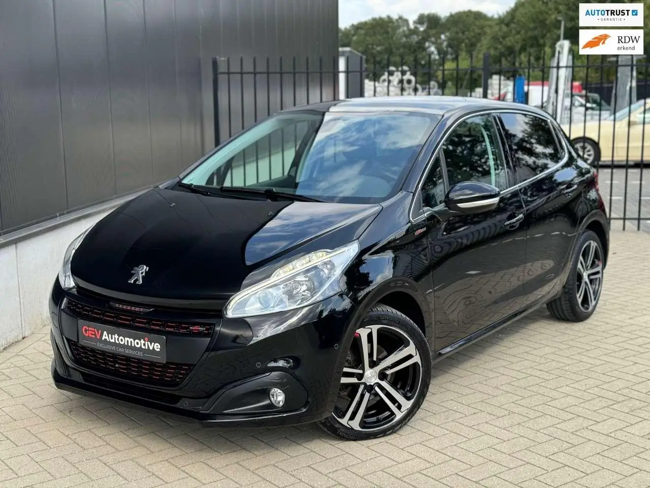 Photo 1 : Peugeot 208 2018 Petrol