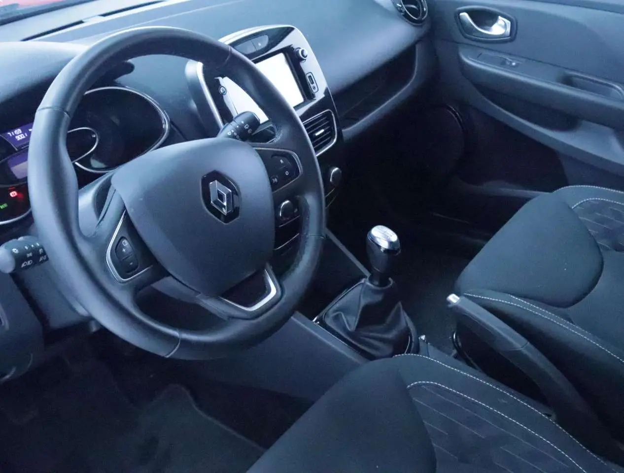 Photo 1 : Renault Clio 2018 Petrol