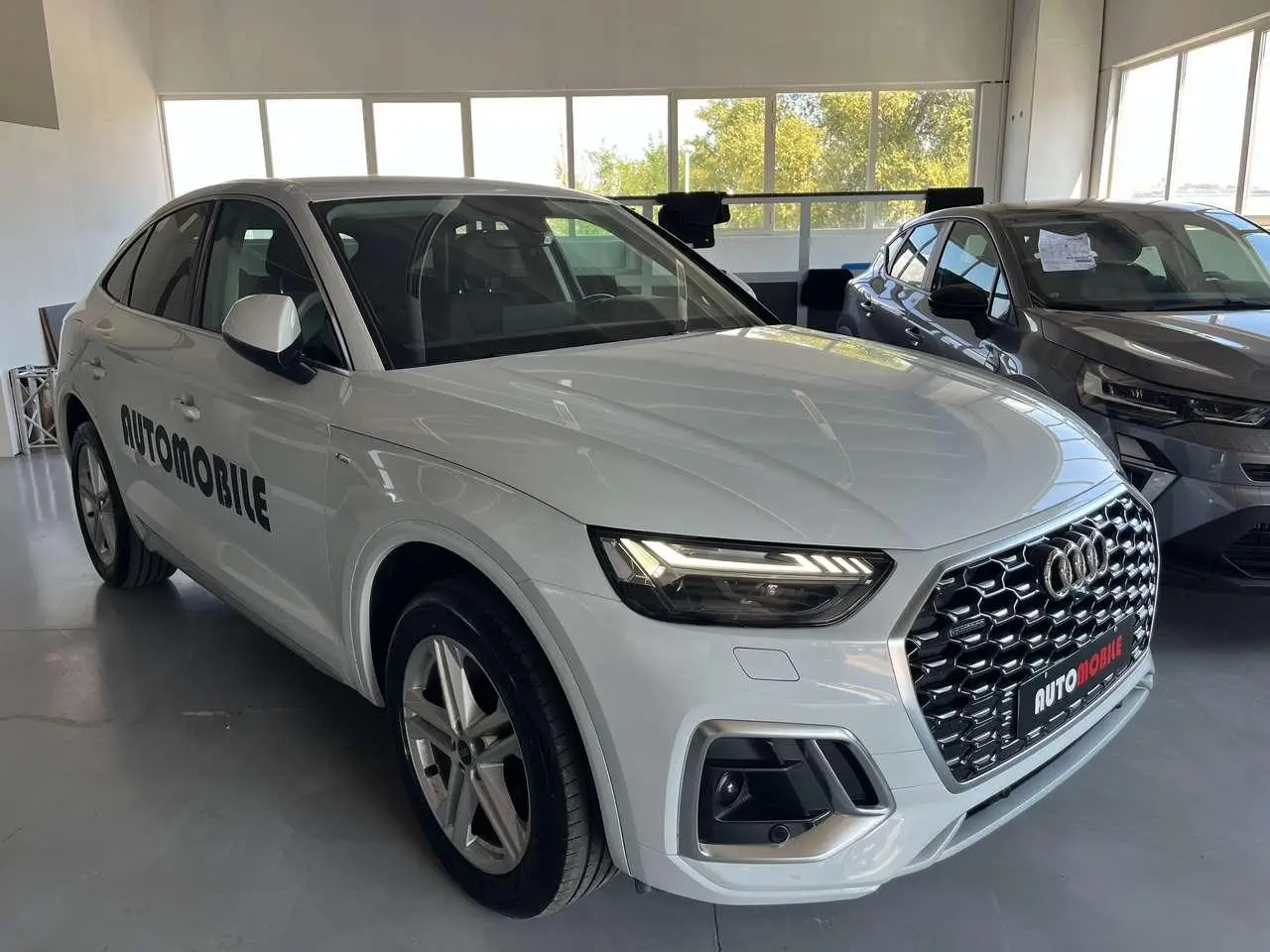 Photo 1 : Audi Q5 2021 Hybride