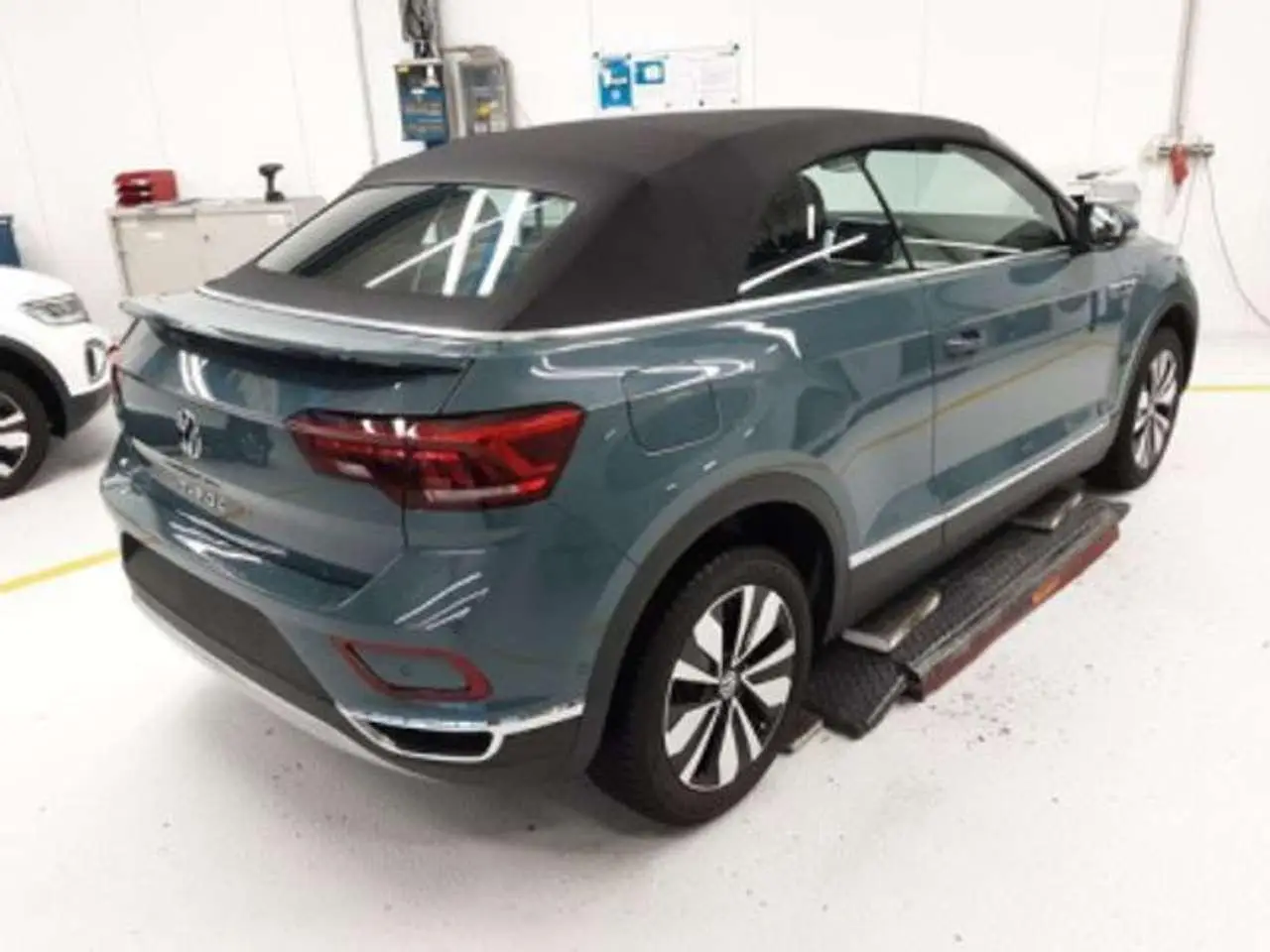 Photo 1 : Volkswagen T-roc 2024 Essence