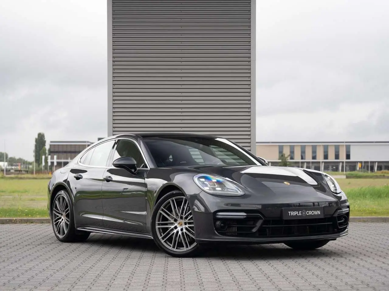 Photo 1 : Porsche Panamera 2018 Hybride