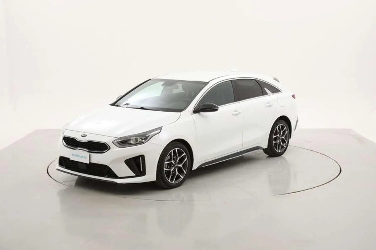 Photo 1 : Kia Proceed 2021 Hybride