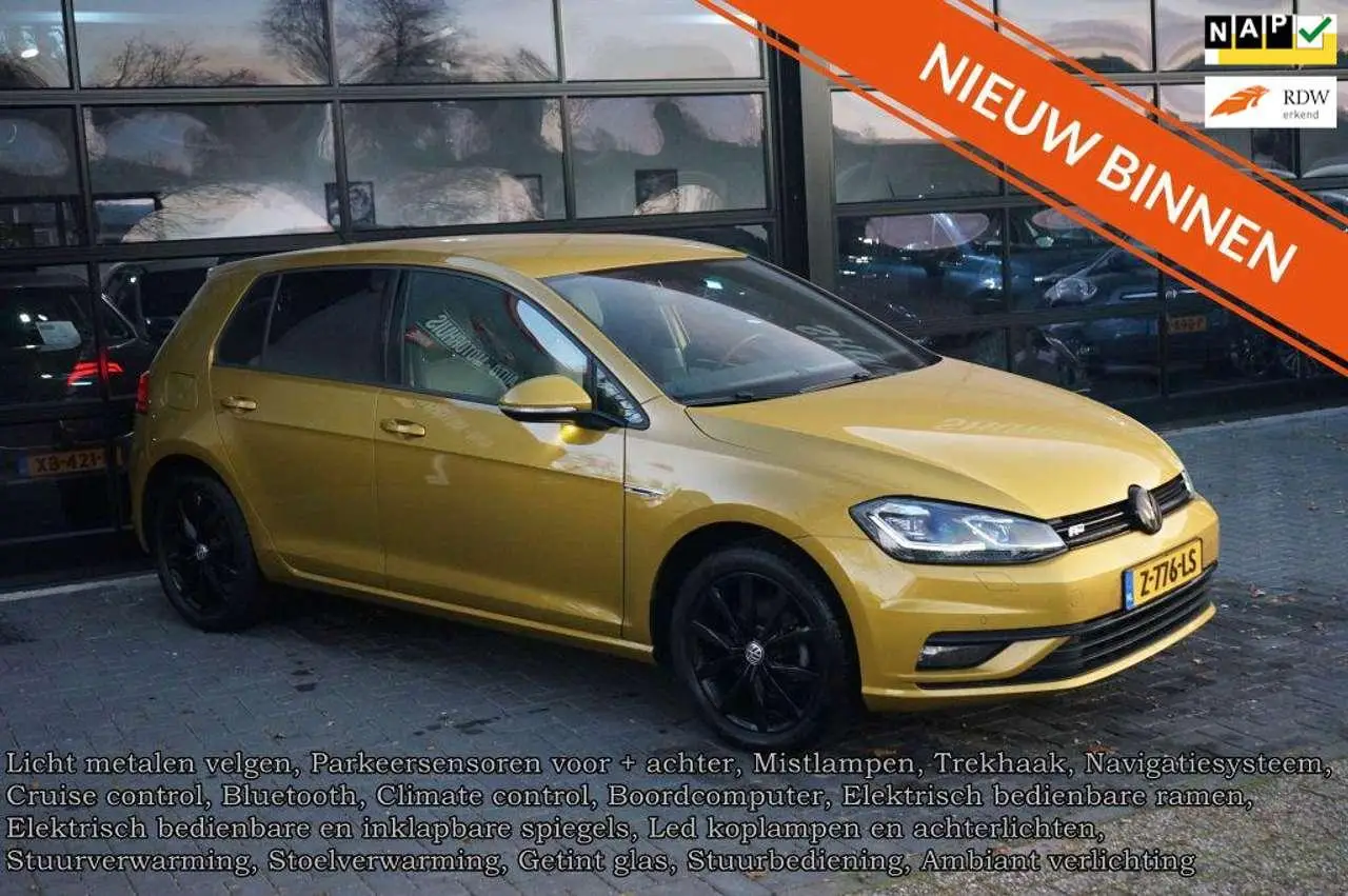 Photo 1 : Volkswagen Golf 2018 Petrol