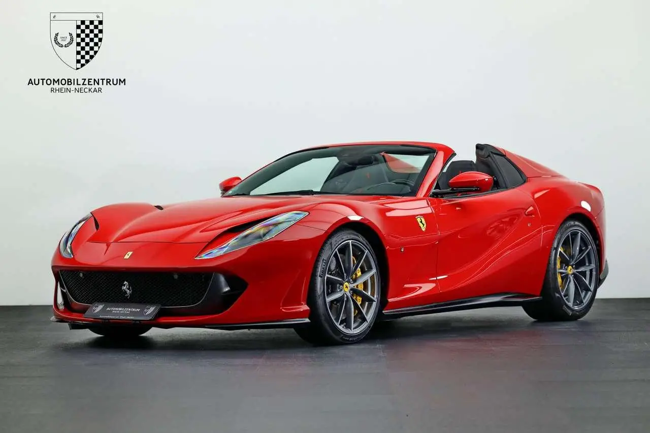 Photo 1 : Ferrari 812 2022 Essence