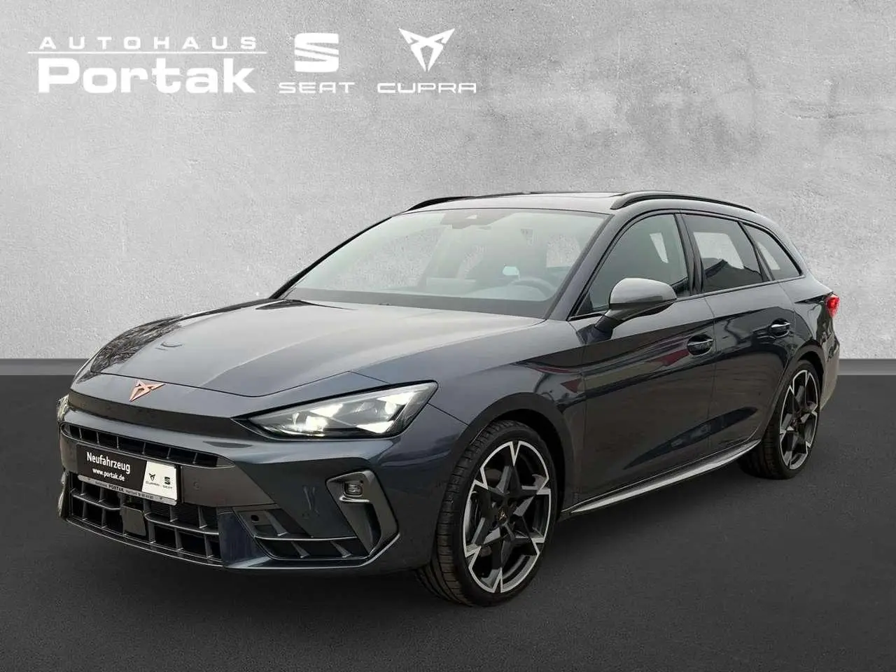 Photo 1 : Cupra Leon 2024 Petrol