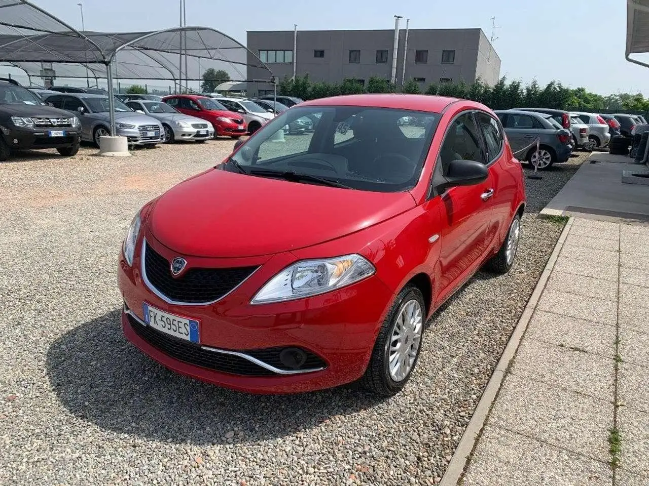 Photo 1 : Lancia Ypsilon 2017 Essence