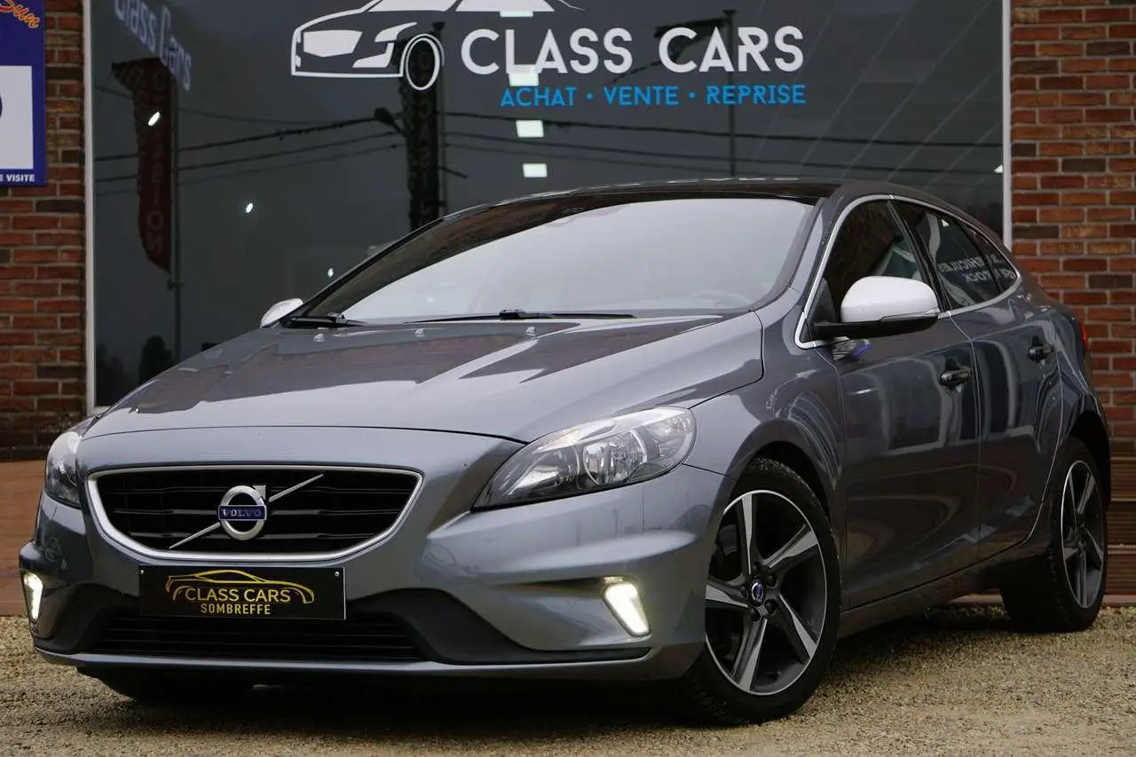 Photo 1 : Volvo V40 2015 Diesel