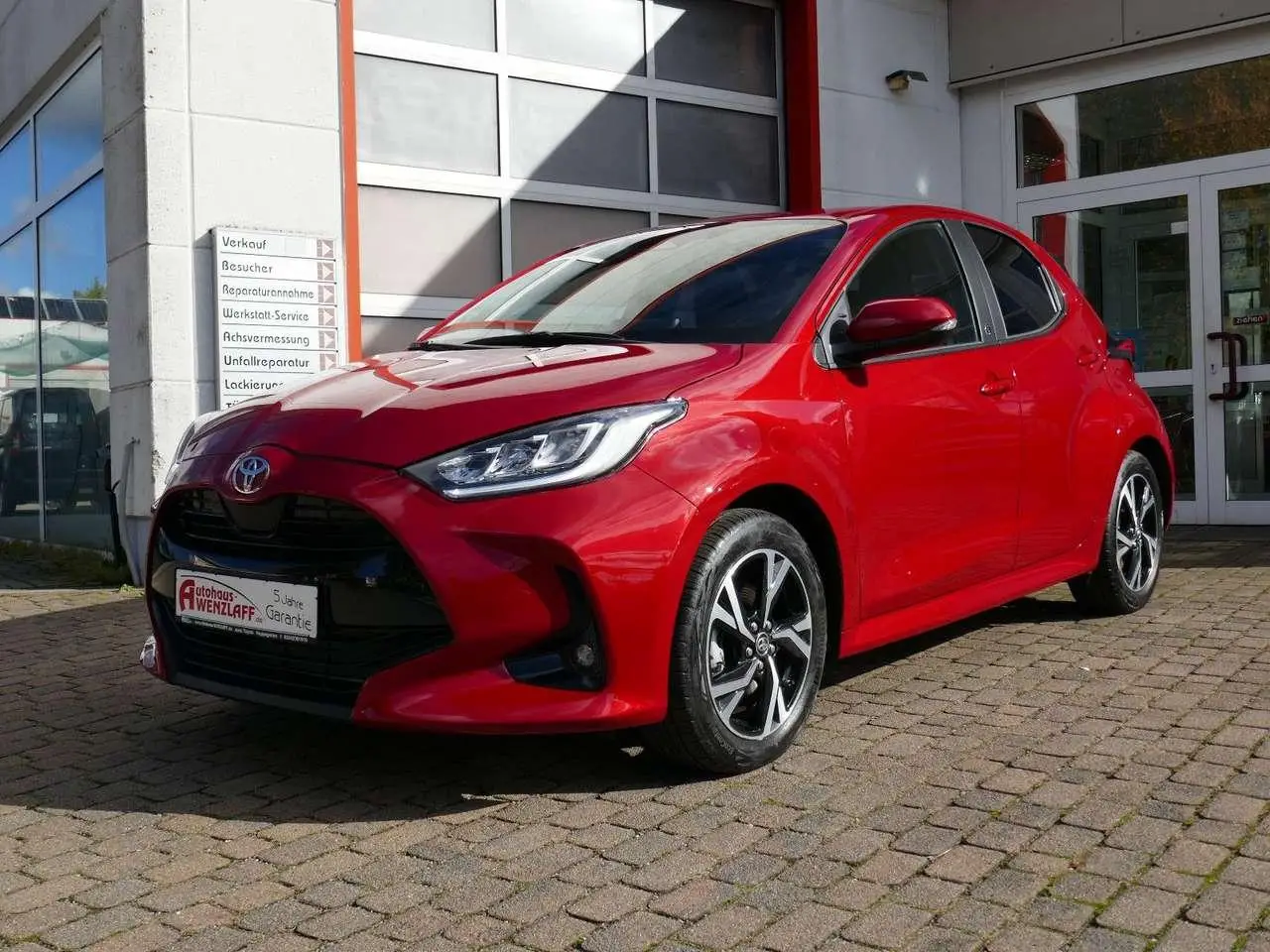 Photo 1 : Toyota Yaris 2024 Hybrid