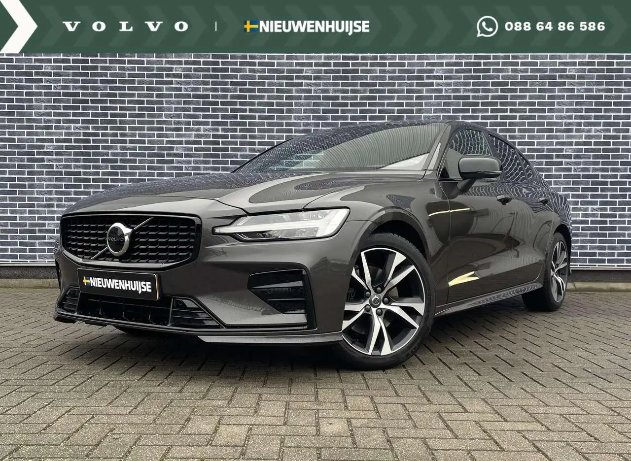 Photo 1 : Volvo S60 2023 Essence