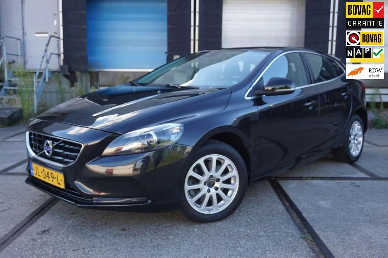 Photo 1 : Volvo V40 2016 Petrol