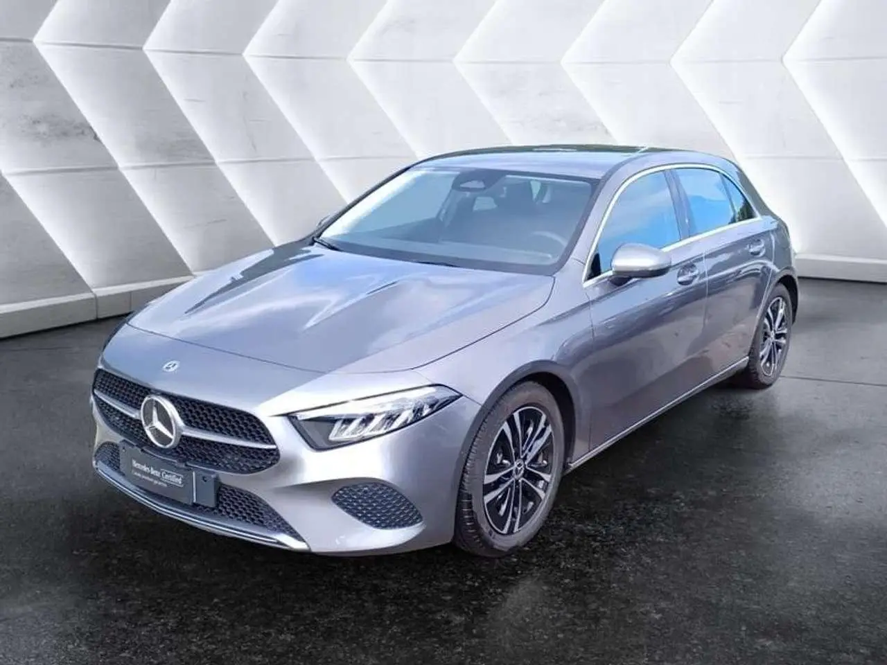 Photo 1 : Mercedes-benz Classe A 2024 Hybride