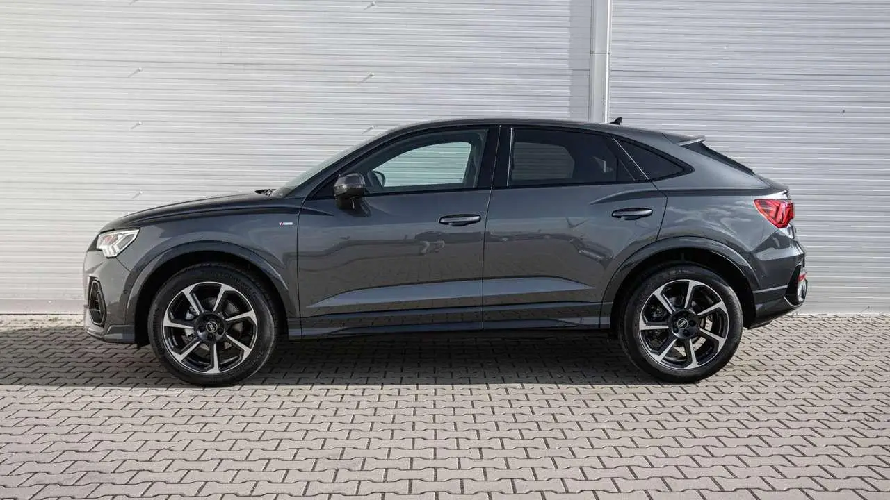 Photo 1 : Audi Q3 2024 Diesel