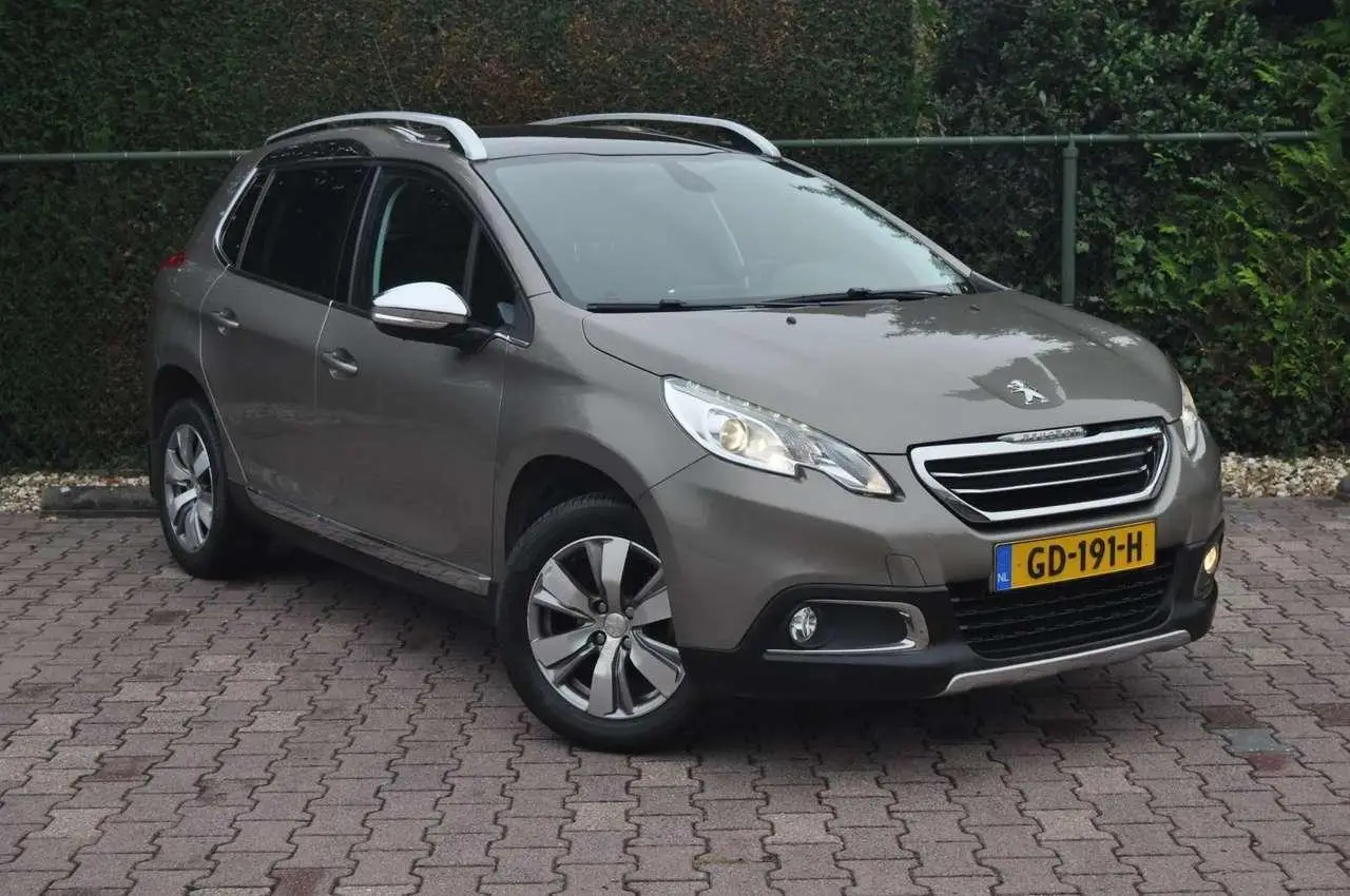 Photo 1 : Peugeot 2008 2015 Petrol