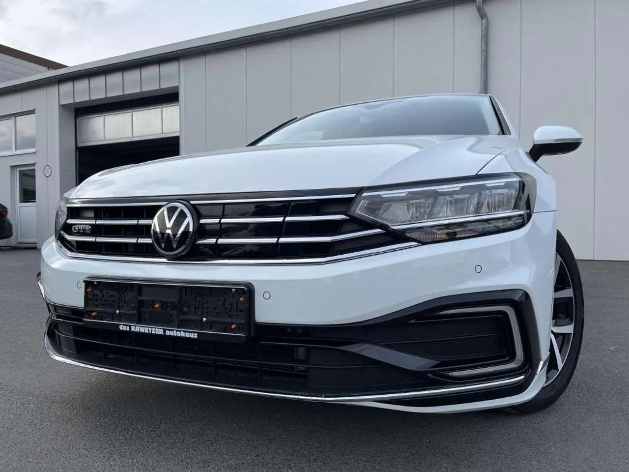 Photo 1 : Volkswagen Passat 2021 Hybride