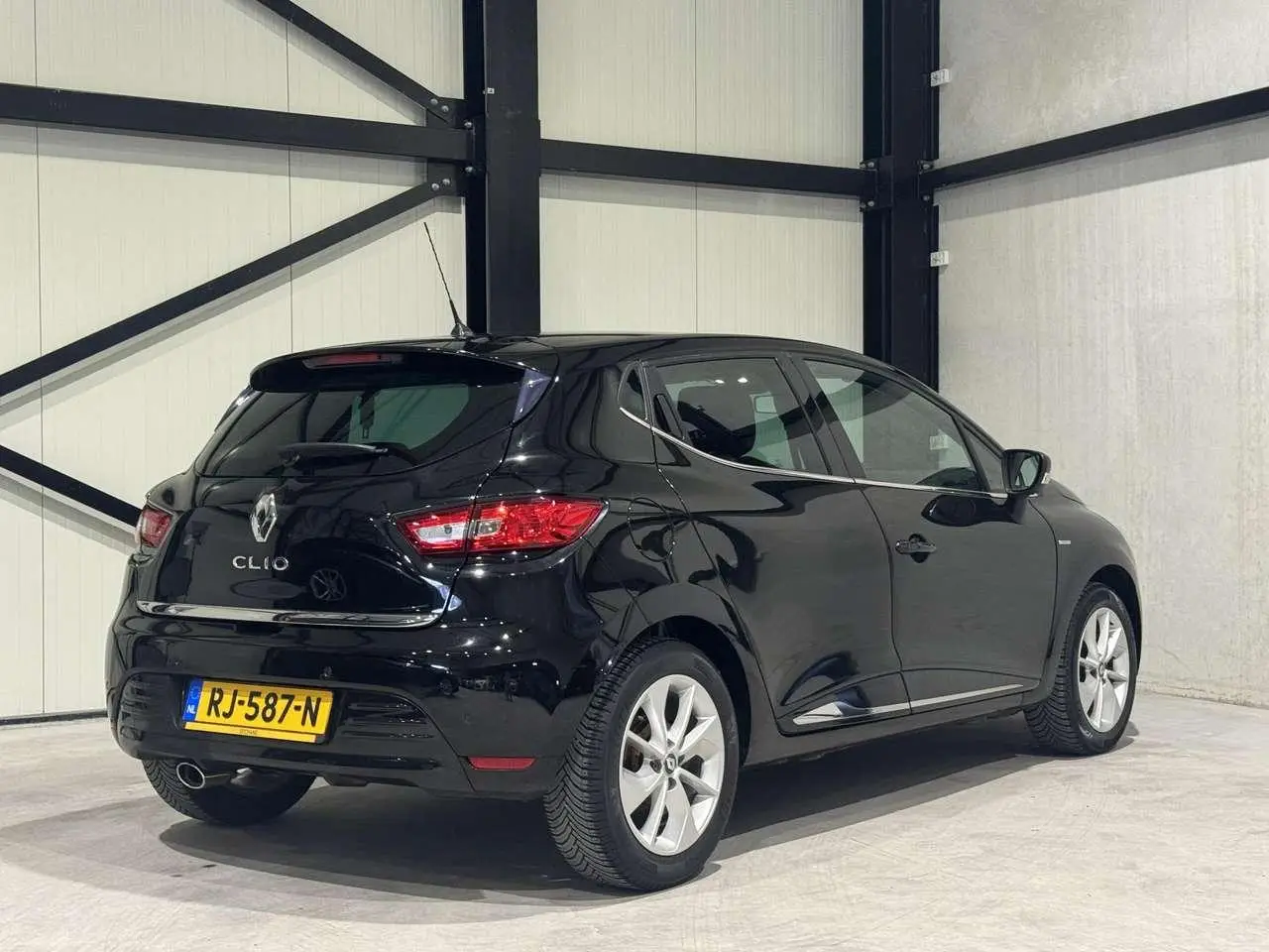 Photo 1 : Renault Clio 2017 Petrol