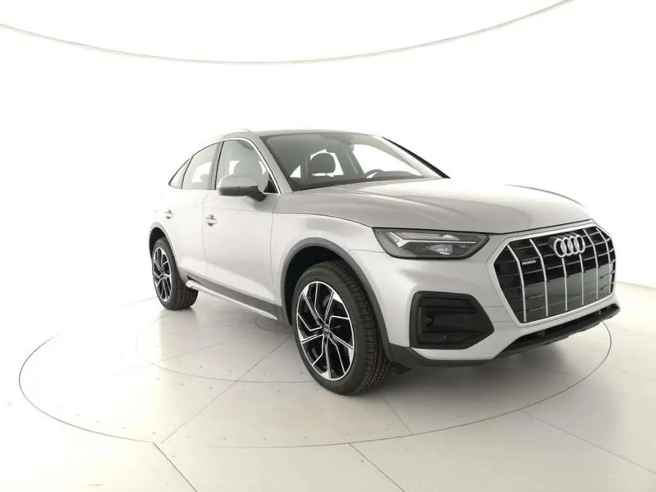 Photo 1 : Audi Q5 2022 Hybrid