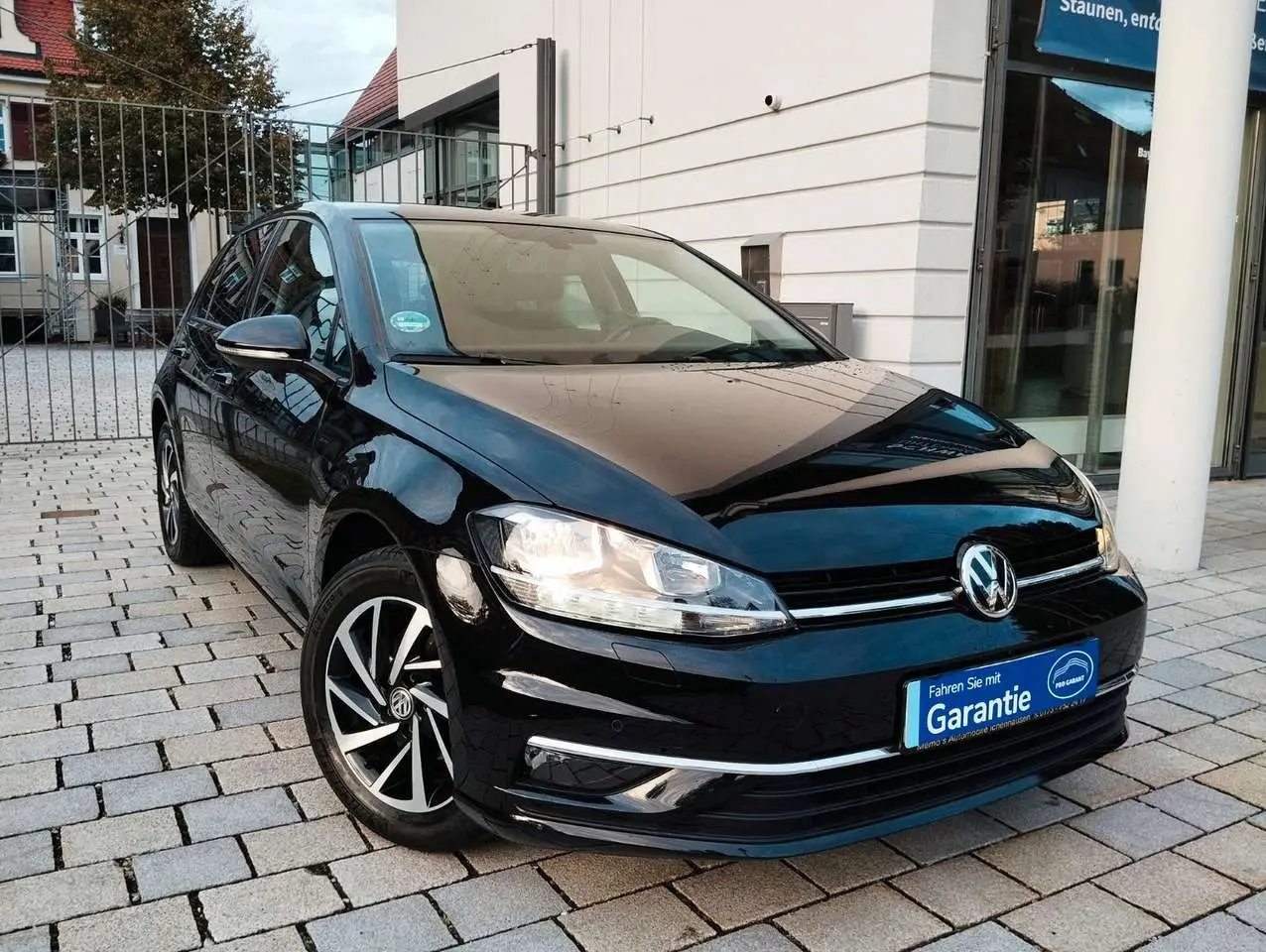 Photo 1 : Volkswagen Golf 2018 Petrol