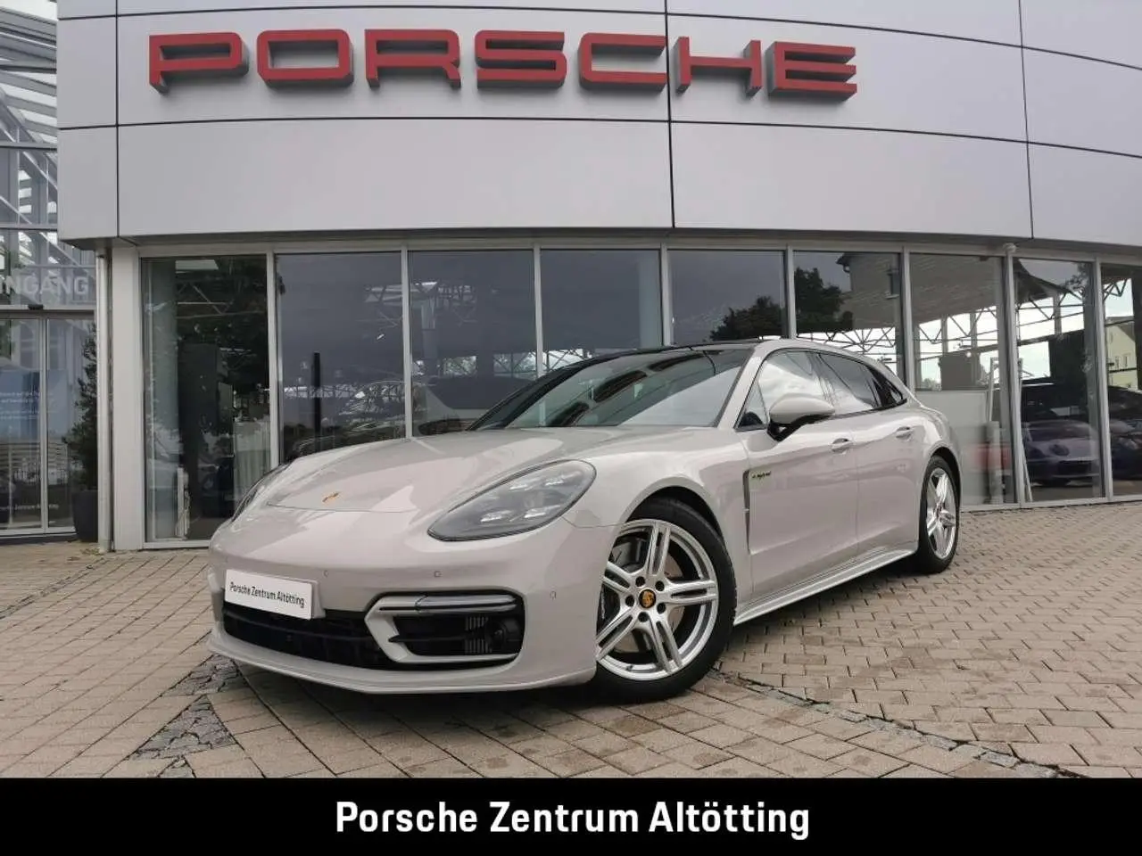 Photo 1 : Porsche Panamera 2023 Hybrid