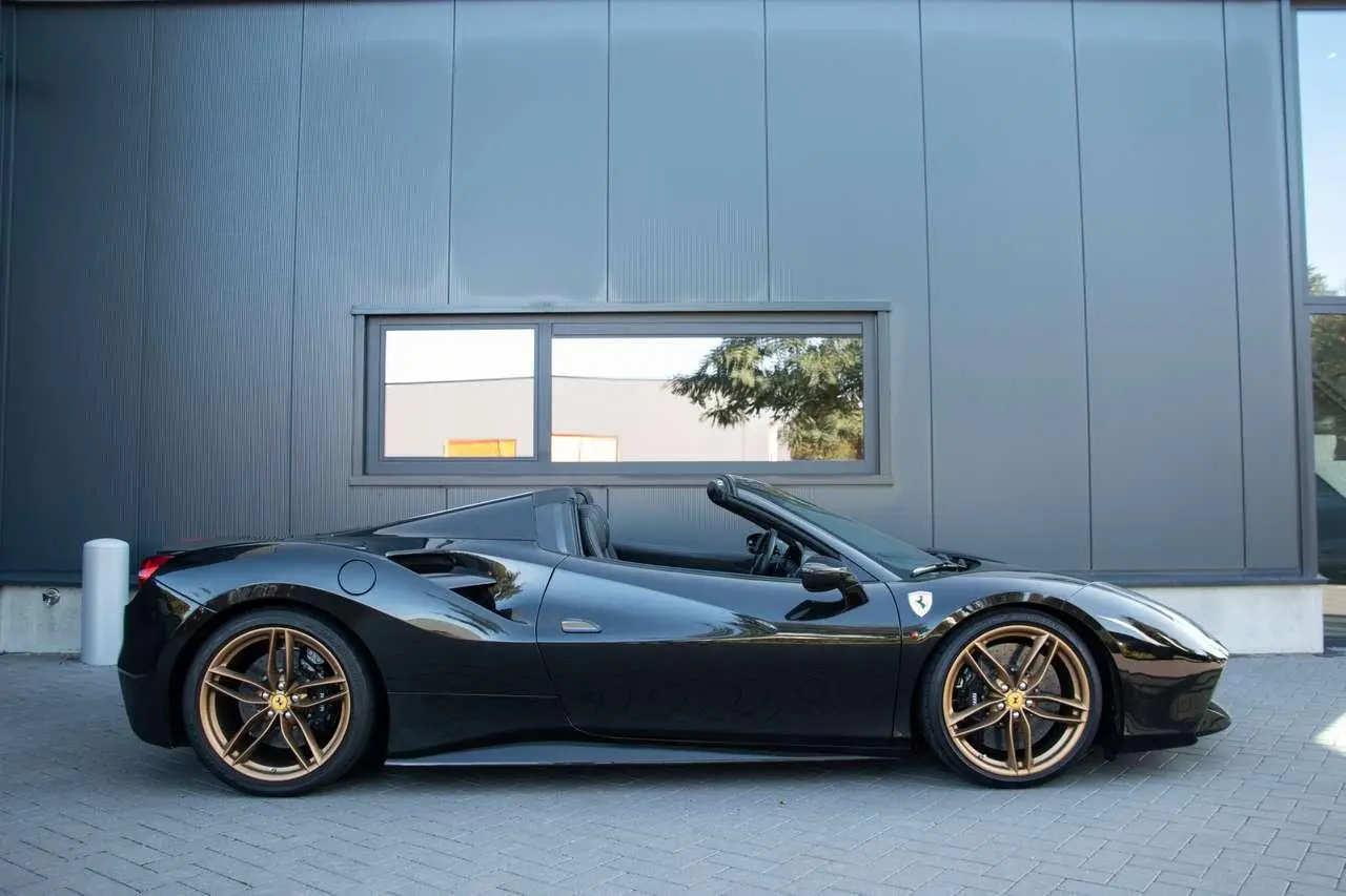 Photo 1 : Ferrari 488 2016 Essence