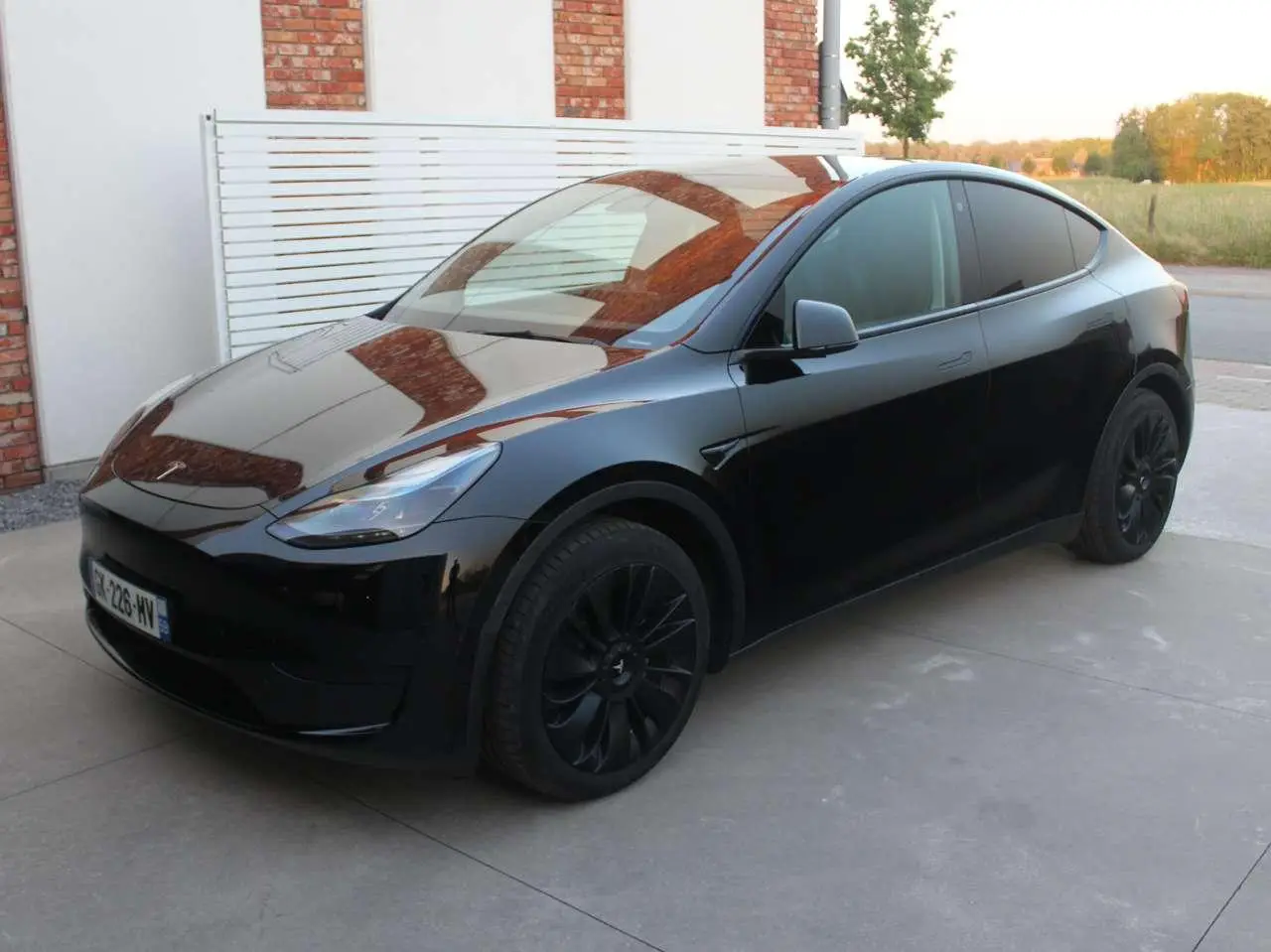 Photo 1 : Tesla Model Y 2022 Électrique