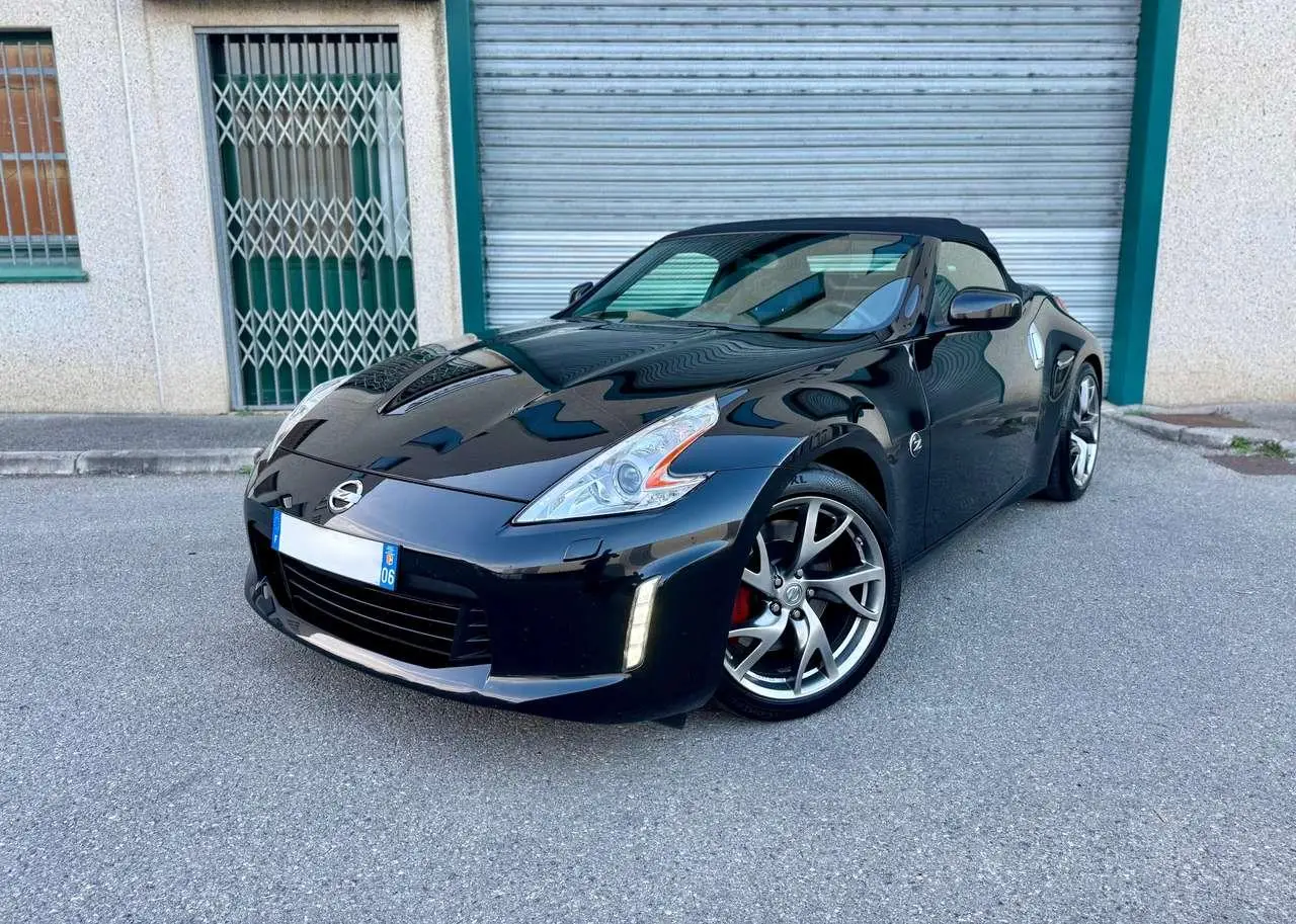 Photo 1 : Nissan 370z 2015 Petrol