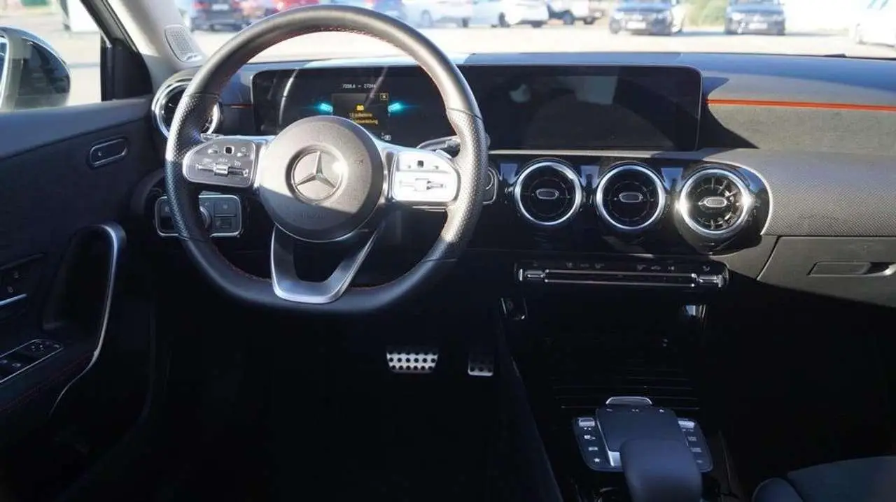 Photo 1 : Mercedes-benz Classe A 2021 Petrol