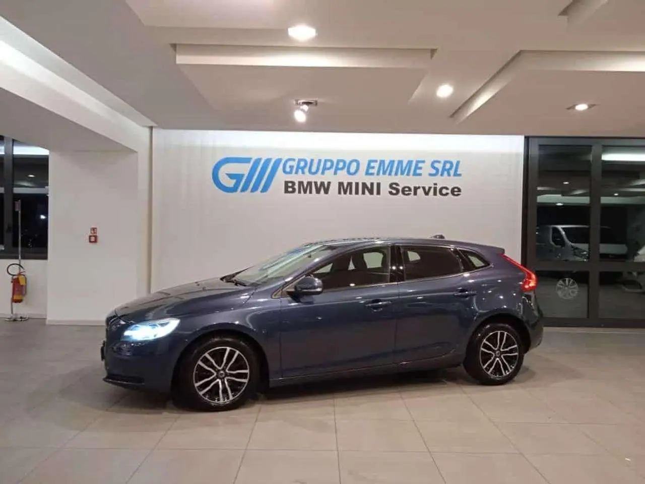 Photo 1 : Volvo V40 2018 Diesel