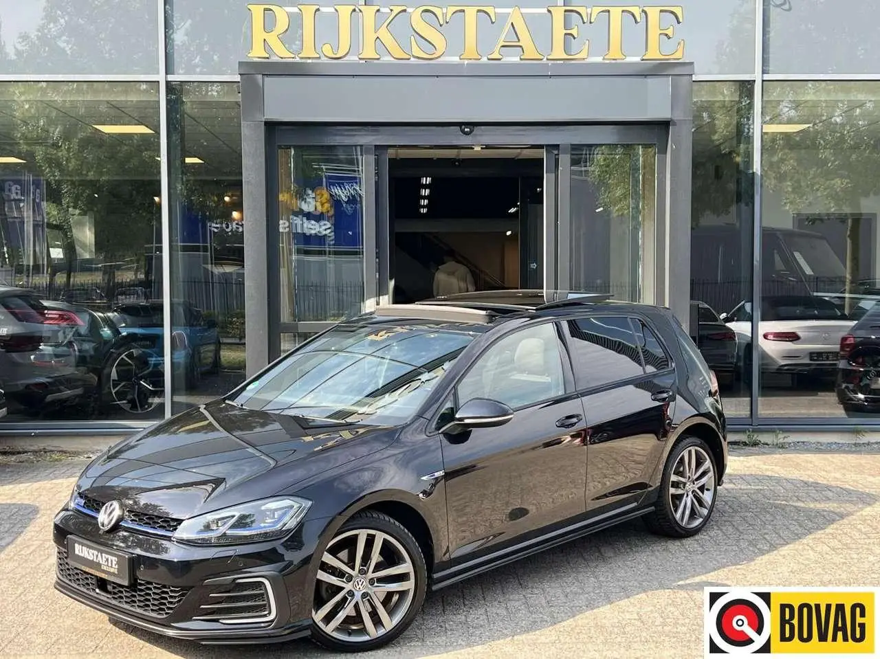 Photo 1 : Volkswagen Golf 2018 Hybride