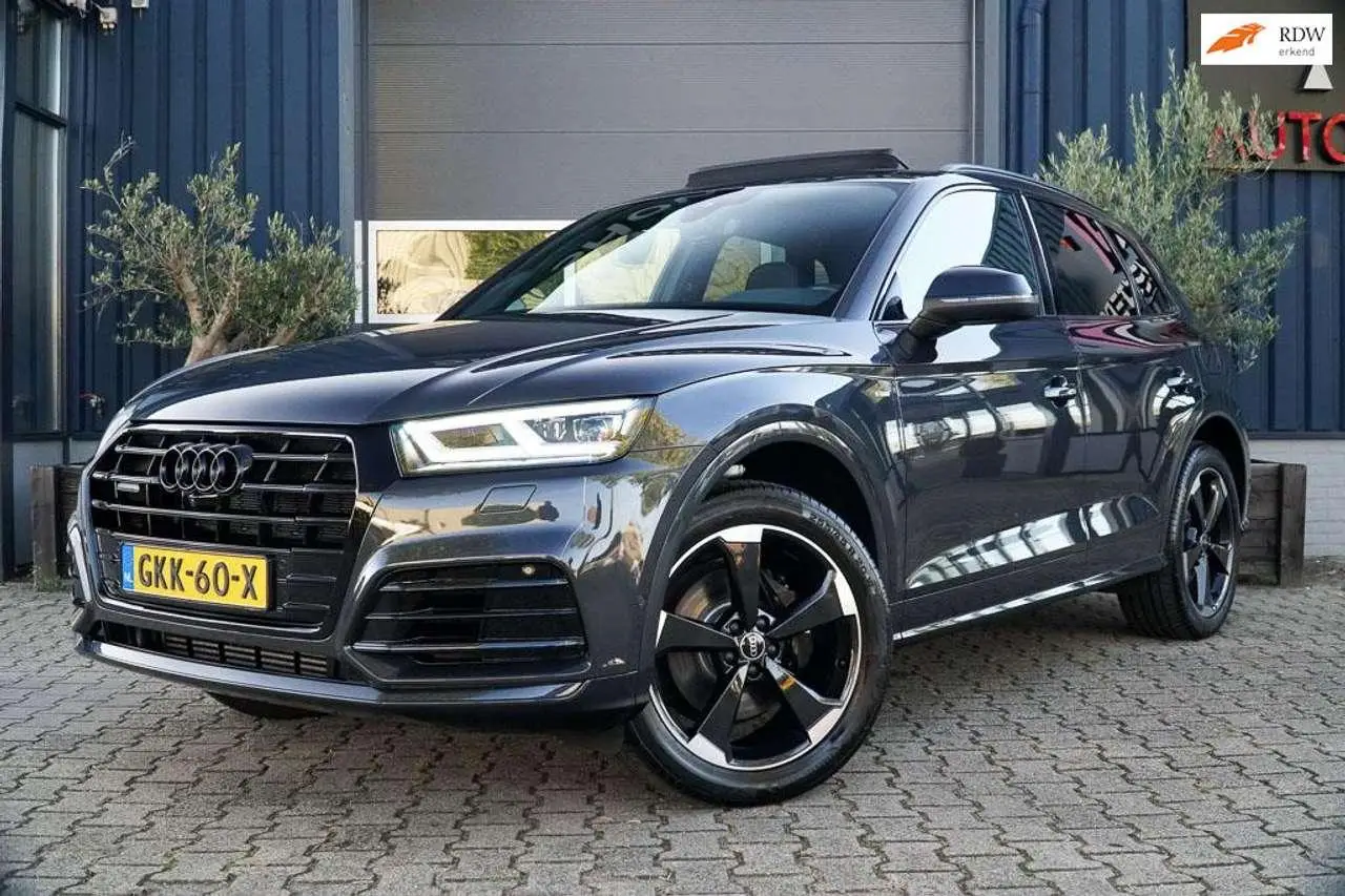 Photo 1 : Audi Q5 2021 Hybride