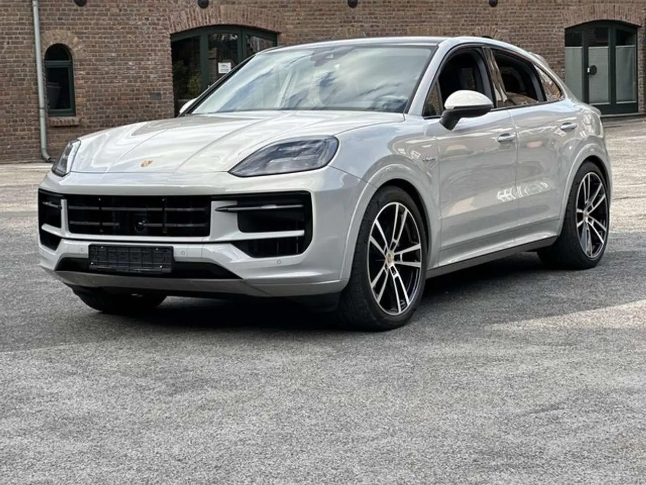 Photo 1 : Porsche Cayenne 2024 Hybrid