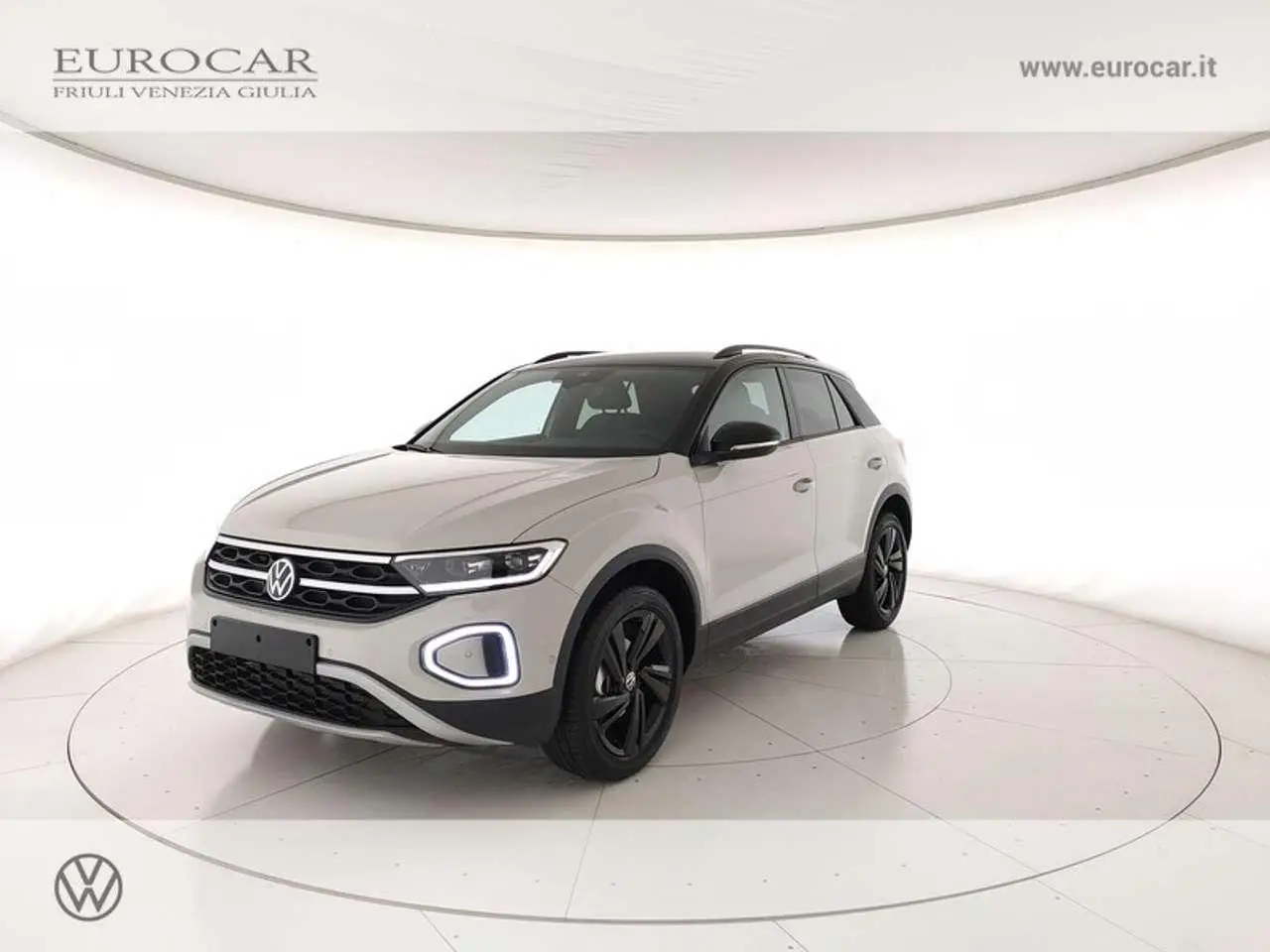 Photo 1 : Volkswagen T-roc 2024 Essence