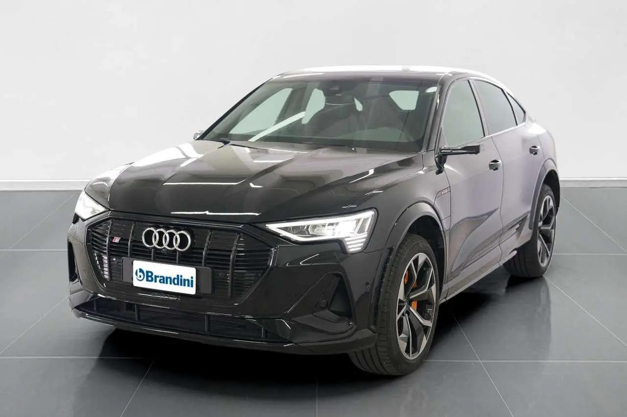 Photo 1 : Audi E-tron 2021 Electric