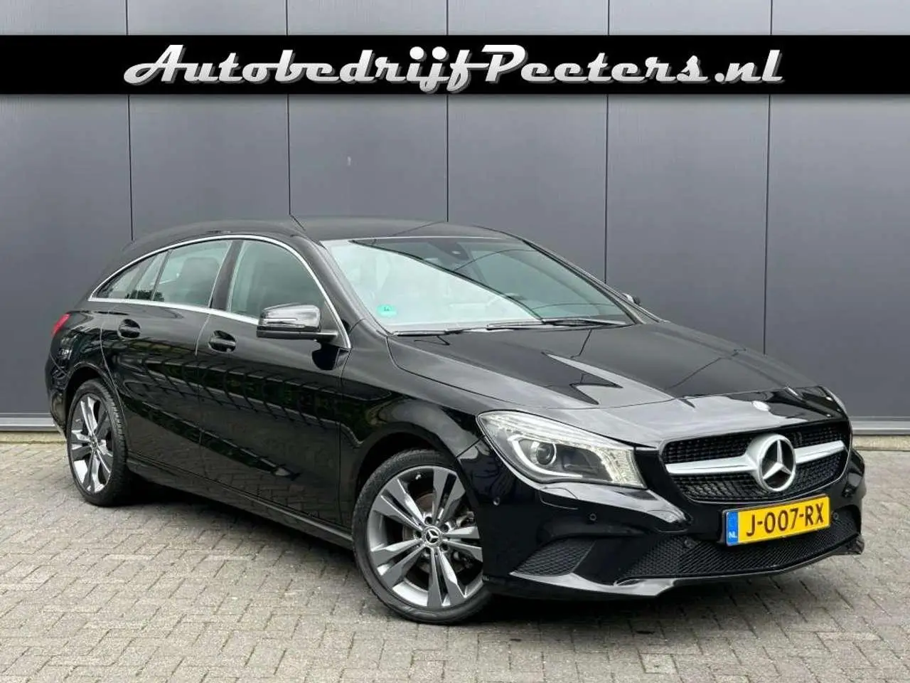 Photo 1 : Mercedes-benz Classe Cla 2015 Petrol